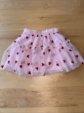 Girls Cat & Jack Tulle Pink Hearts Skirt in 4T ❤️🩷